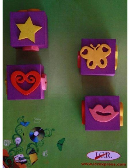 SELLO DE GOMA EVA SURTIDO CON 4 DIBUJOS SOBRE LAS FORMAS