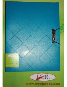 CARPETA CON 40 FUNDAS CON BROCHE METALICO Y DISEÑO EN ROMBOS DE COLOR AZUL