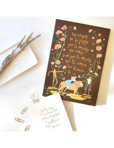 CUADERNO DE CUENTO CON SU INTERIOR EN BLANCO DE LA MARCA TAPOOKI MODELO "MAGO DE OZ"