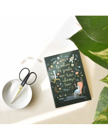 Cuaderno de cuento con su interior en...