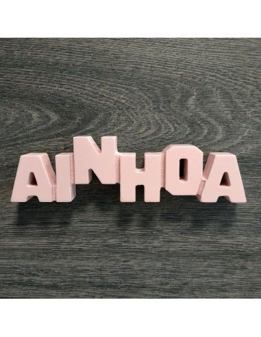 Letrero de madera con nombre ainhoa...