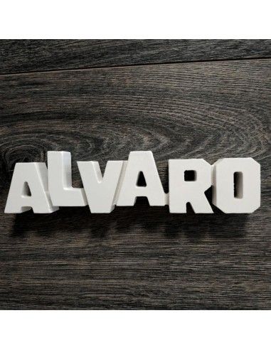 Letrero de madera de nombre alvaro y...