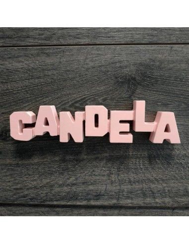 Letrero de madera con el nombre de...