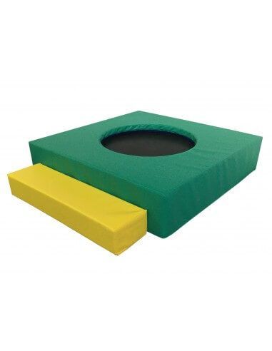 Trampolín + protección con escalón