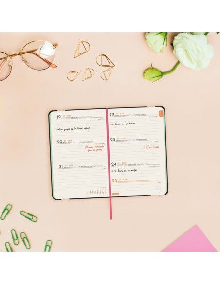 Portada elegante y moderna de la Agenda Joy F2 2026 Bloom Finocam