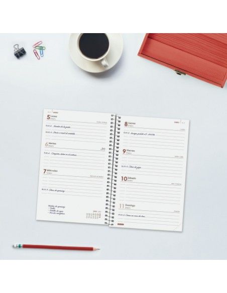Detalle goma elástica roja Agenda Year Finocam