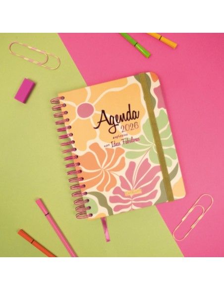Interior colorido de la Agenda Talkual 2026 Ideas Finocam con pegatinas